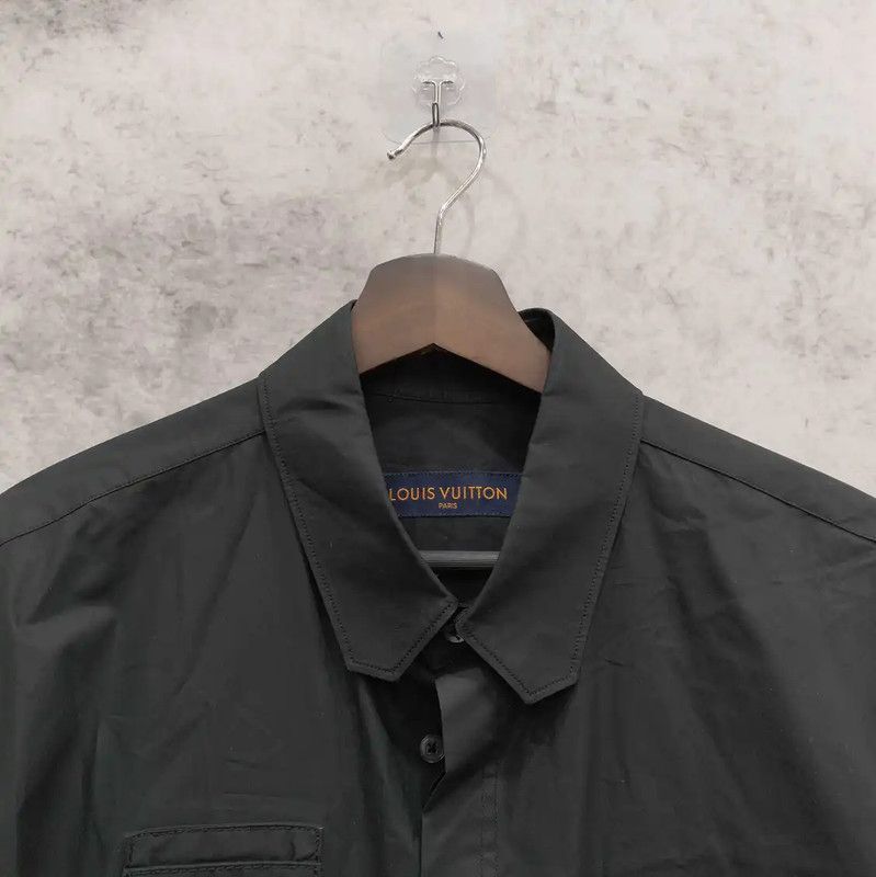 Louis Vuitton Louis Vuitton Black Long Sleeve Men's Shirt 0089 Size US S / EU 44-46 / 1 - 6 Thumbnail