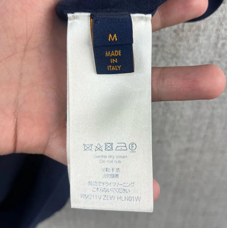 Louis Vuitton Louis Vuitton Summer Navy Logo T-shirt for Men 0089 Size US M / EU 48-50 / 2 - 5 Thumbnail