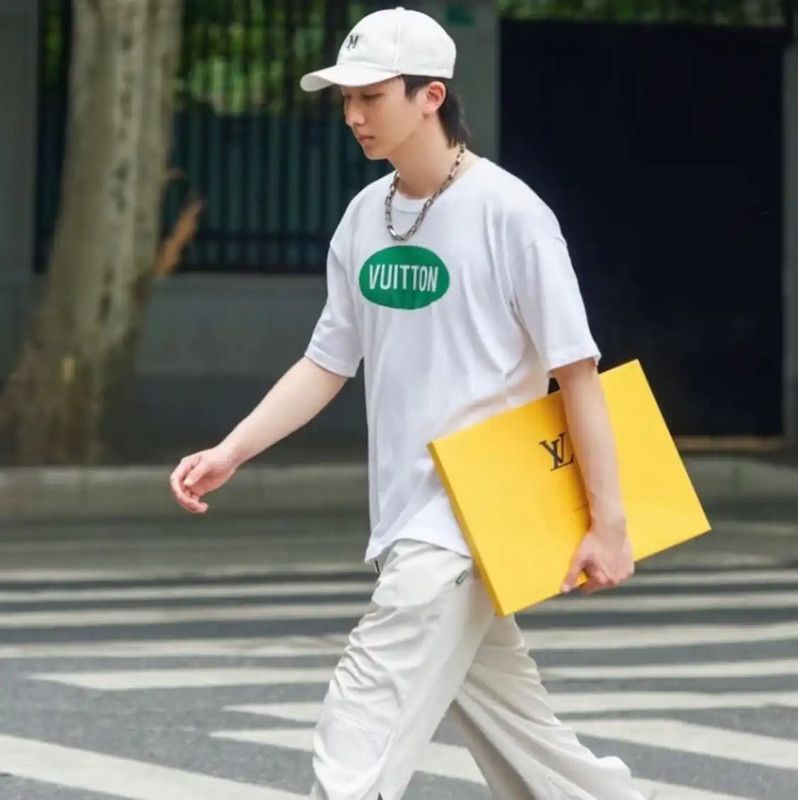 Louis Vuitton Louis Vuitton White Cotton XXL T-Shirt 0089 Size US XXL / EU 58 / 5 - 9 Thumbnail