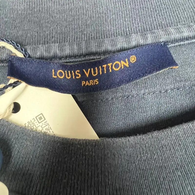 Louis Vuitton Louis Vuitton Men's XXL Navy Cotton T-Shirt 0089 Size US XXL / EU 58 / 5 - 4 Thumbnail