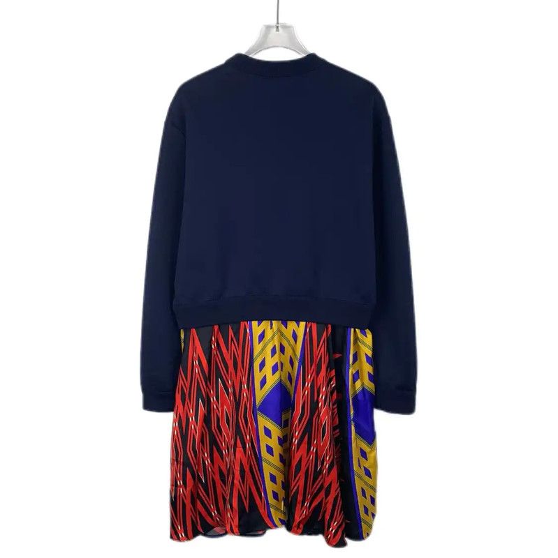 Louis Vuitton Louis Vuitton Graphic Sweatshirt Dress for Women 0089 Size US S / EU 44-46 / 1 - 2 Thumbnail