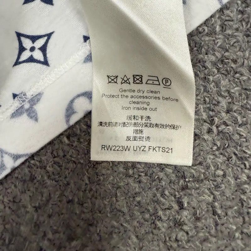 Louis Vuitton Louis Vuitton Men's Cotton T-Shirt in Multi Color 0089 Size US M / EU 48-50 / 2 - 4 Thumbnail