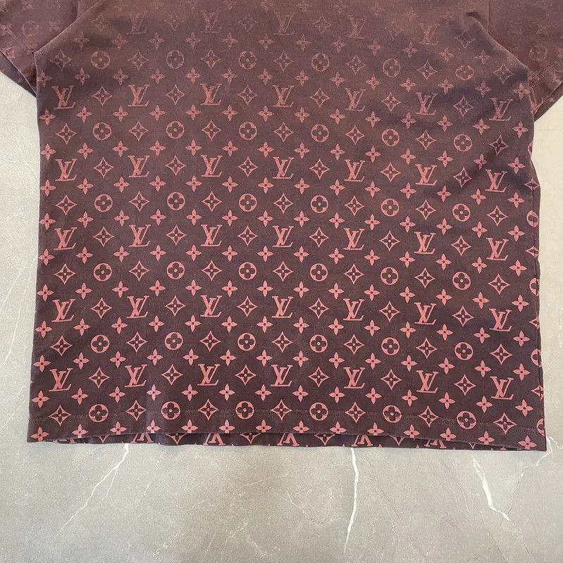 Louis Vuitton Louis Vuitton Men's Burgundy Cotton Short Sleeve T-Shirt 0089 Size US L / EU 52-54 / 3 - 4 Thumbnail