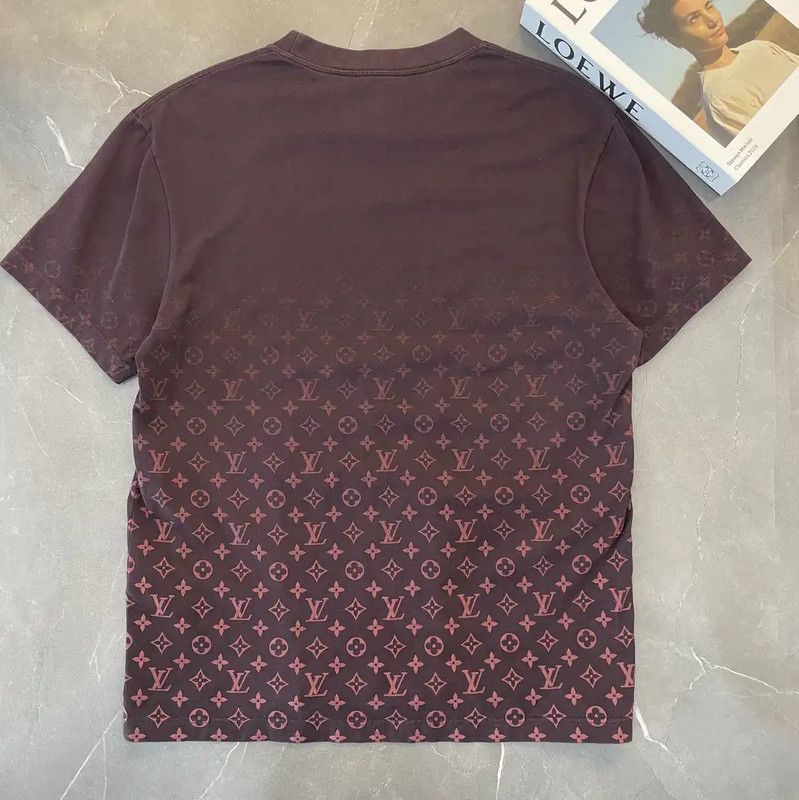 Louis Vuitton Louis Vuitton Men's Burgundy Cotton Short Sleeve T-Shirt 0089 Size US L / EU 52-54 / 3 - 2 Thumbnail