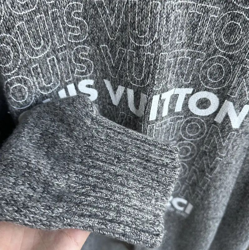 Louis Vuitton Louis Vuitton Men's XXL Gray Knit Sweater 0089 Size US XXL / EU 58 / 5 - 4 Thumbnail