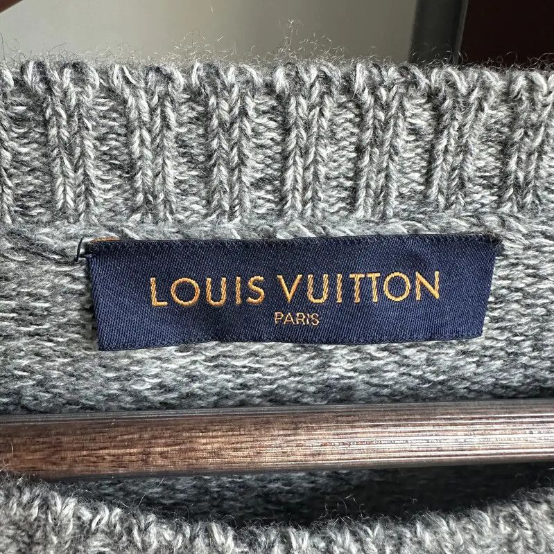 Louis Vuitton Louis Vuitton Men's XXL Gray Knit Sweater 0089 Size US XXL / EU 58 / 5 - 5 Thumbnail