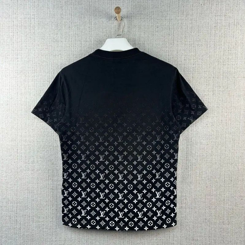 Louis Vuitton Louis Vuitton Summer Black Cotton Print T-Shirt 0089 Size US M / EU 48-50 / 2 - 2 Thumbnail