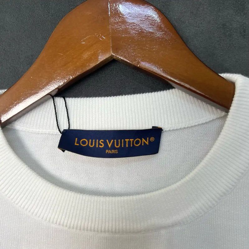 Louis Vuitton Louis Vuitton White Rapper Knitted Short Sleeve T-Shirt 0089 Size US L / EU 52-54 / 3 - 3 Thumbnail