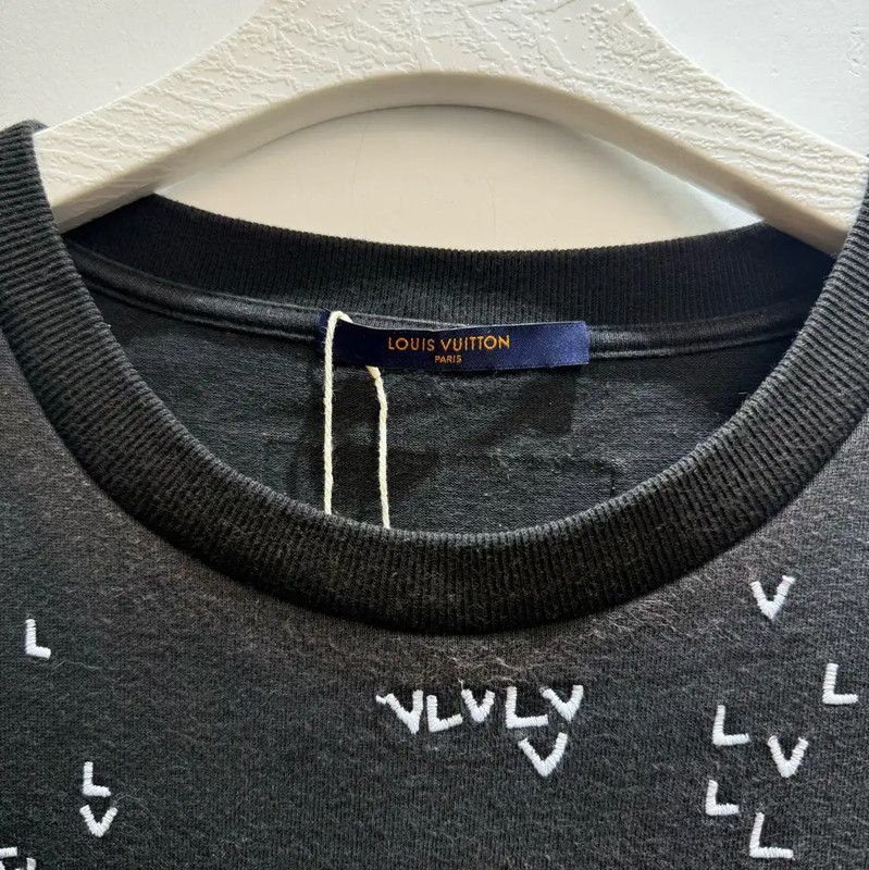 Louis Vuitton Louis Vuitton Black Cotton XXL Men's T-Shirt 0089 Size US XXL / EU 58 / 5 - 2 Thumbnail