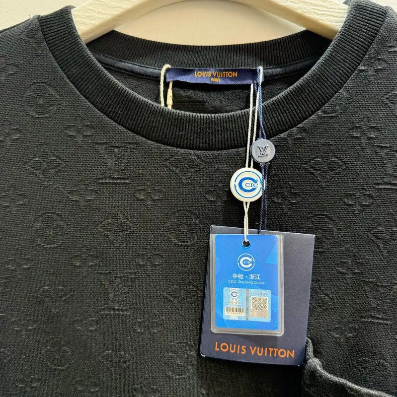 Louis Vuitton Louis Vuitton Black Cotton Men's T-Shirt 0089 Size US M / EU 48-50 / 2 - 2 Thumbnail