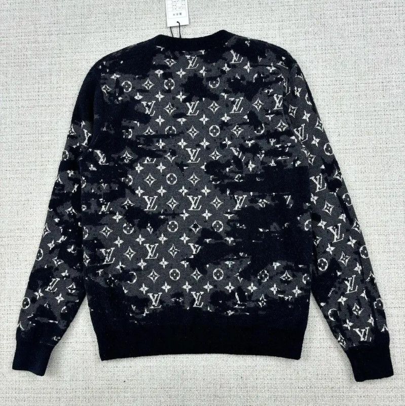Louis Vuitton Louis Vuitton Black Wool Knit Sweater for Men 0089 Size US M / EU 48-50 / 2 - 2 Thumbnail
