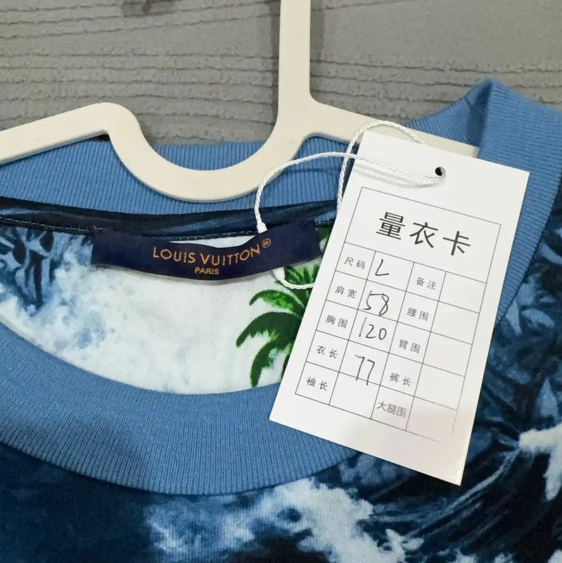 Louis Vuitton Louis Vuitton Men's Multicolor Cotton T-Shirt 0089 Size US L / EU 52-54 / 3 - 2 Thumbnail