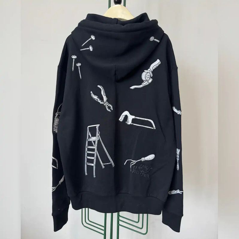 Louis Vuitton Louis Vuitton Black Embroidered Logo Hoodie 0089 Size US L / EU 52-54 / 3 - 2 Thumbnail