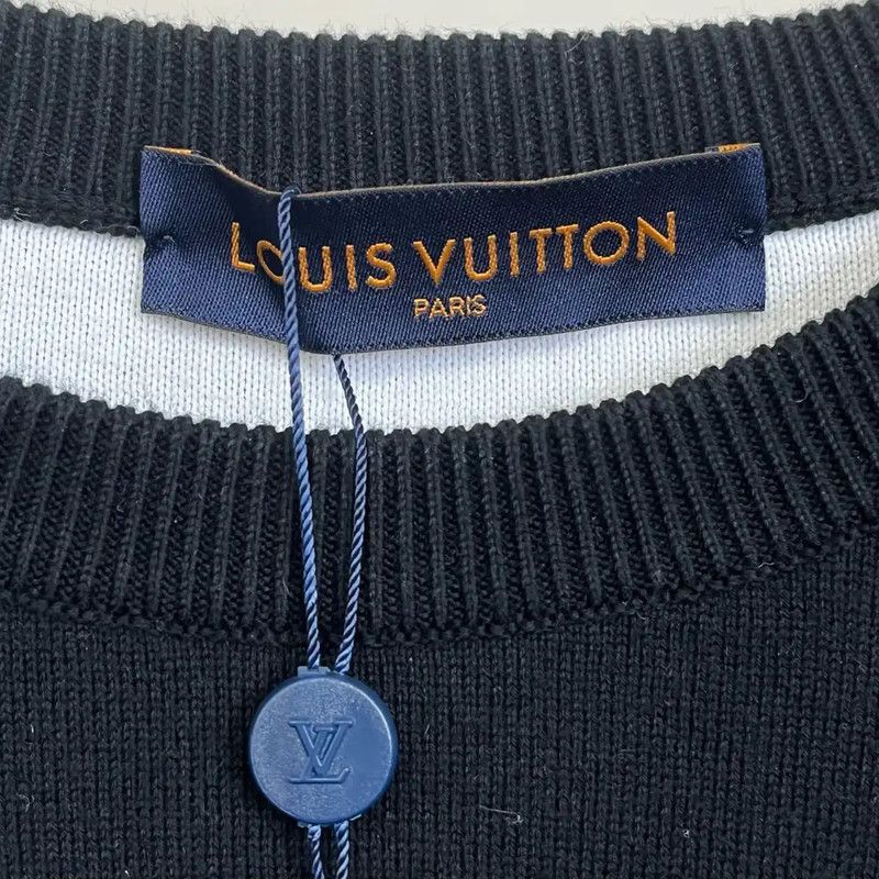 Louis Vuitton Louis Vuitton Black Men's Sweatshirt with Logo Design 0089 Size US M / EU 48-50 / 2 - 3 Thumbnail