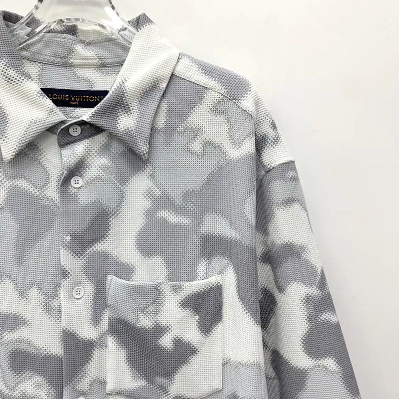 Louis Vuitton Louis Vuitton Men's Light Gray Short Sleeve Shirt 0089 Size US L / EU 52-54 / 3 - 3 Thumbnail