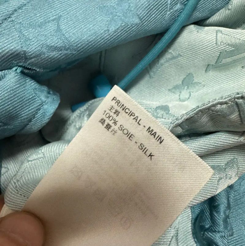 Louis Vuitton Louis Vuitton Sky Blue Silk Embroidered Shirt 0089 Size US M / EU 48-50 / 2 - 4 Thumbnail