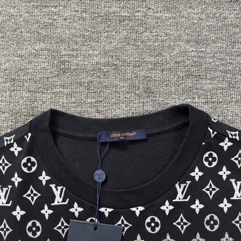 Louis Vuitton Louis Vuitton Blue Cotton Men's T-Shirt XL 0089 Size US XL / EU 56 / 4 - 2 Thumbnail