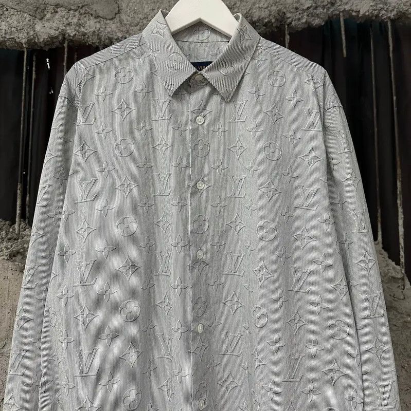 Louis Vuitton Louis Vuitton Long Sleeve Grey Cotton Logo Shirt 0089 Size US M / EU 48-50 / 2 - 3 Thumbnail