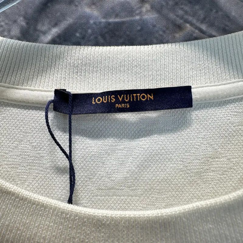 Louis Vuitton Louis Vuitton White XXL Men's T-Shirt 0089 Size US XXL / EU 58 / 5 - 3 Thumbnail
