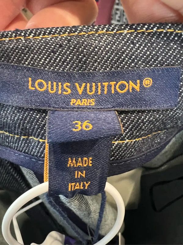 Louis Vuitton Louis Vuitton Denim Mini Skirt With Button Detail 0089 Size US 26 / EU 42 - 6 Thumbnail