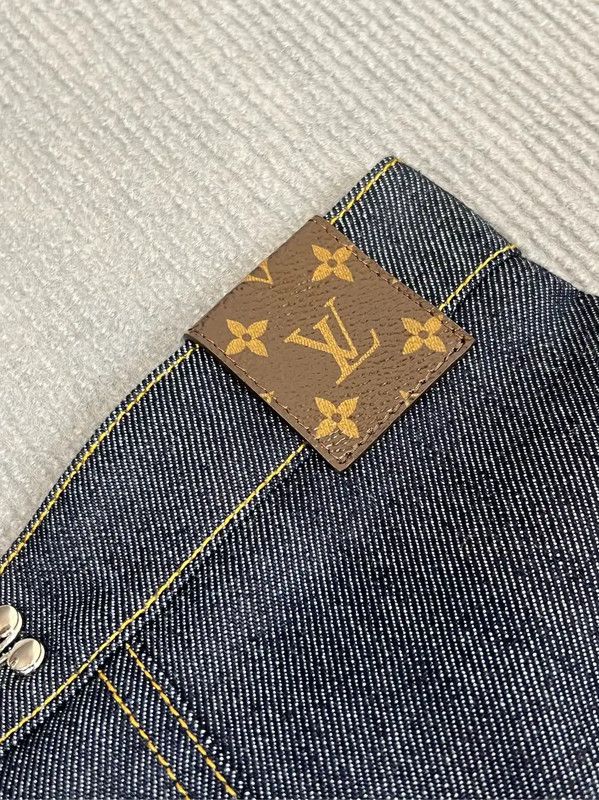 Louis Vuitton Louis Vuitton Denim Mini Skirt With Button Detail 0089 Size US 26 / EU 42 - 4 Thumbnail