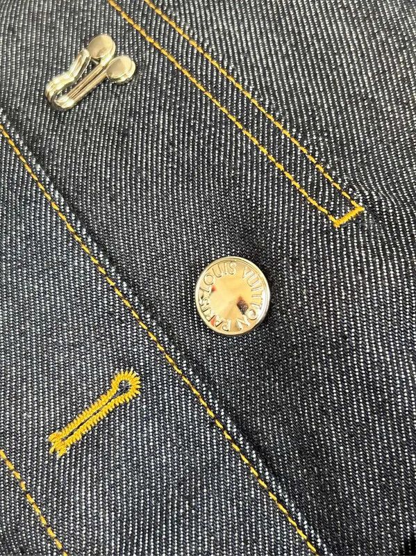 Louis Vuitton Louis Vuitton Denim Mini Skirt With Button Detail 0089 Size US 26 / EU 42 - 3 Thumbnail