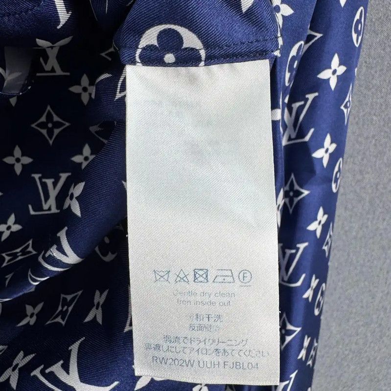 Louis Vuitton Louis Vuitton Blue Long Sleeve Shirt for Men 0089 Size US S / EU 44-46 / 1 - 4 Thumbnail