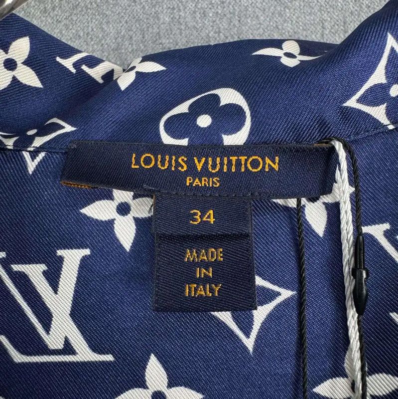Louis Vuitton Louis Vuitton Blue Long Sleeve Shirt for Men 0089 Size US S / EU 44-46 / 1 - 3 Thumbnail