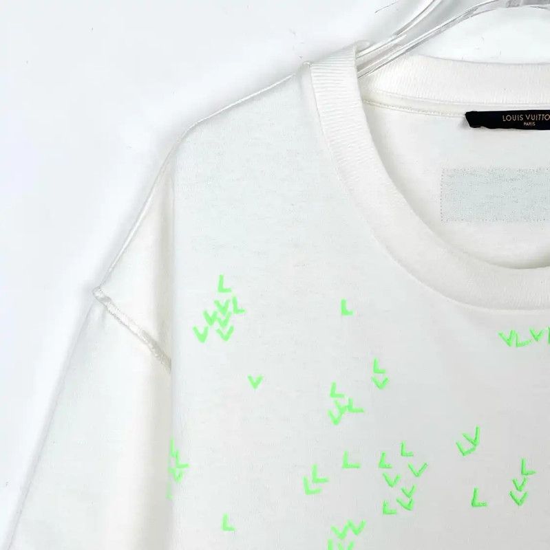 Louis Vuitton Louis Vuitton White Cotton XXL T-Shirt for Men 0089 Size US XXL / EU 58 / 5 - 3 Thumbnail