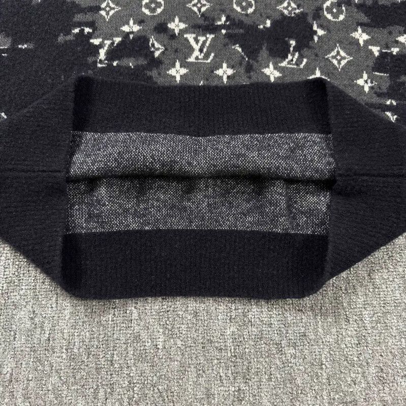 Louis Vuitton Louis Vuitton Black Wool Knit Sweater for Men 0089 Size US XL / EU 56 / 4 - 6 Thumbnail