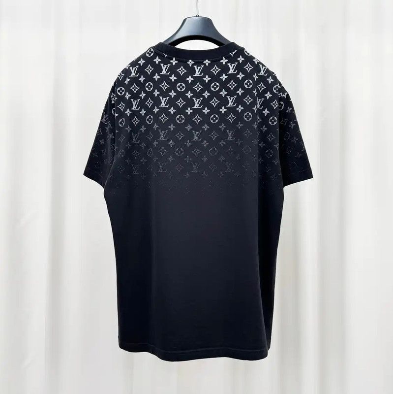 Louis Vuitton Louis Vuitton Black Short Sleeve Logo T-Shirt 0089 Size US L / EU 52-54 / 3 - 2 Thumbnail