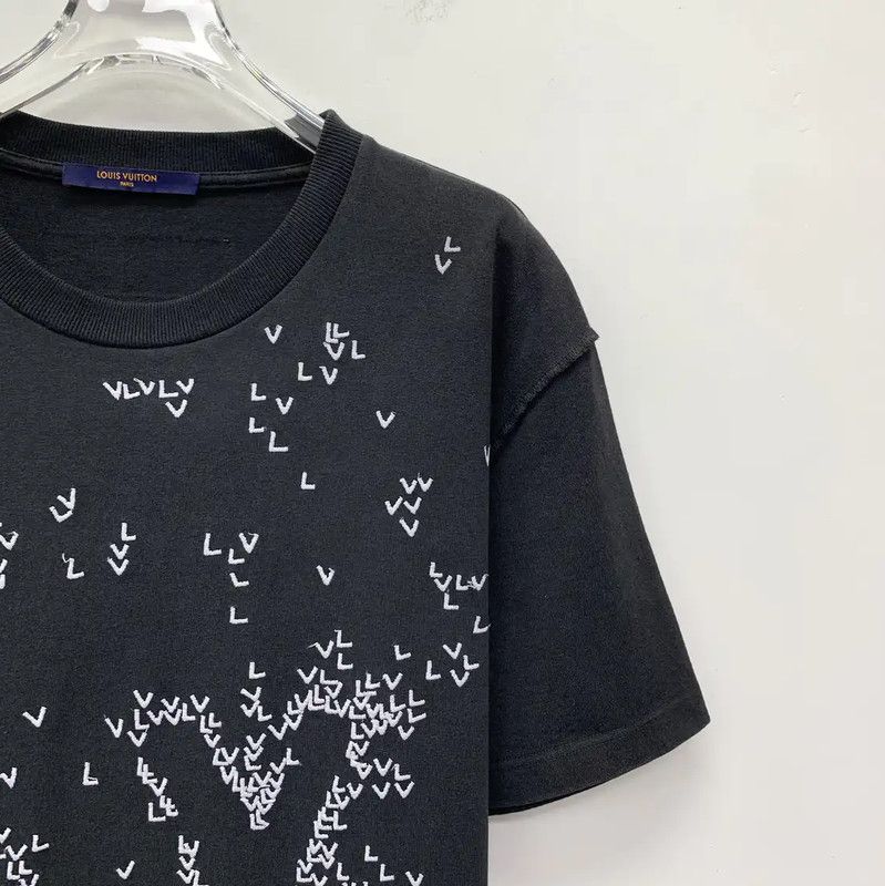 Louis Vuitton Louis Vuitton Black Cotton Men's T-Shirt 0089 Size US L / EU 52-54 / 3 - 3 Thumbnail