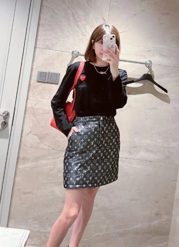 Louis Vuitton Louis Vuitton Stylish Black Skirt XS Size 0089 Size US 26 / EU 42 - 9 Thumbnail