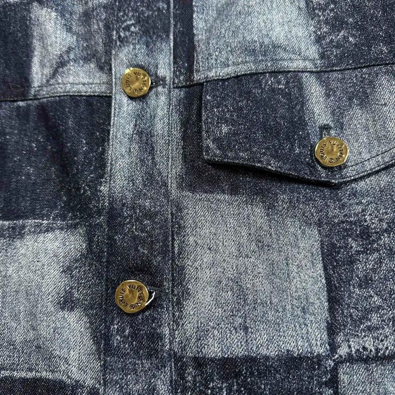 Louis Vuitton Louis Vuitton Men's XL Dark Blue Shirt 0089 Size US XL / EU 56 / 4 - 5 Thumbnail