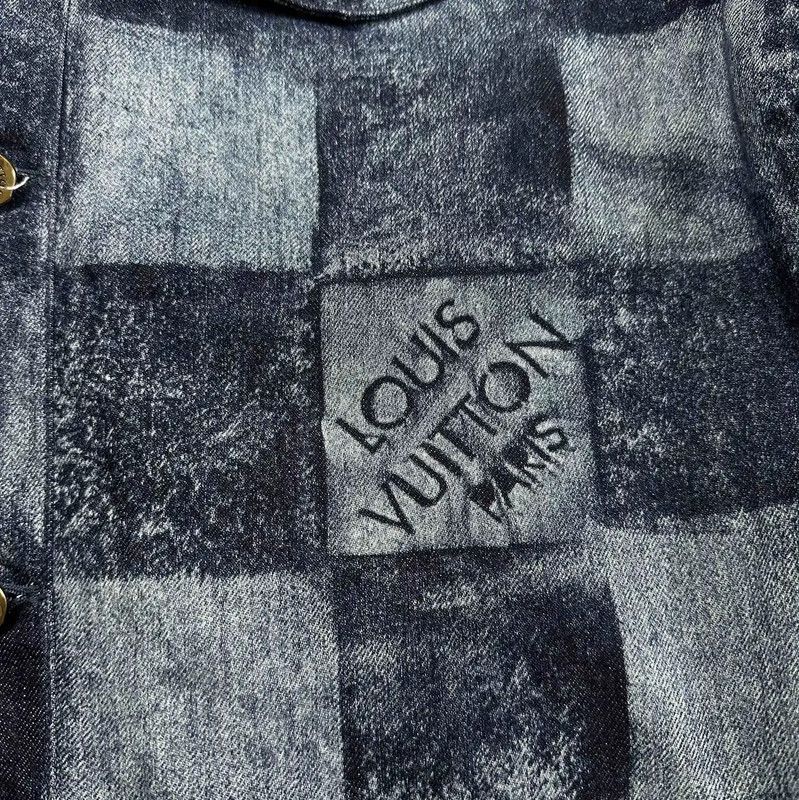 Louis Vuitton Louis Vuitton Men's XL Dark Blue Shirt 0089 Size US XL / EU 56 / 4 - 2 Thumbnail
