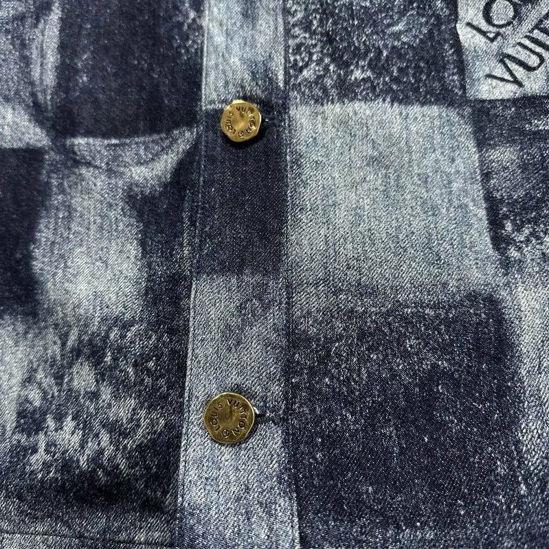 Louis Vuitton Louis Vuitton Men's XL Dark Blue Shirt 0089 Size US XL / EU 56 / 4 - 4 Thumbnail