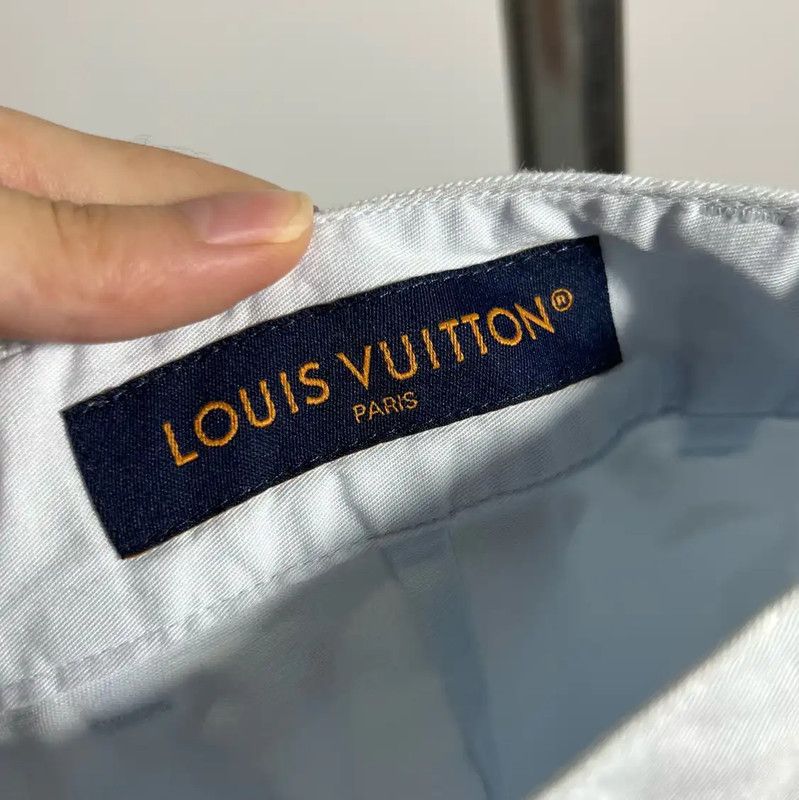 Louis Vuitton Louis Vuitton Light Blue Men's Shorts 0089 Size US 36 / EU 52 - 3 Thumbnail