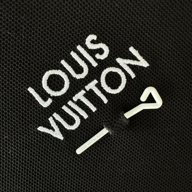 Louis Vuitton Louis Vuitton Men's Black Cotton T-Shirt XL 0089 Size US XL / EU 56 / 4 - 2 Thumbnail
