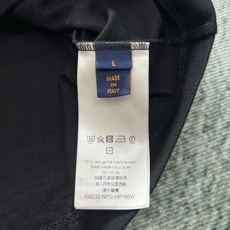Louis Vuitton Louis Vuitton Black Cotton Logo Short Sleeve T-shirt 0089 Size US L / EU 52-54 / 3 - 3 Thumbnail