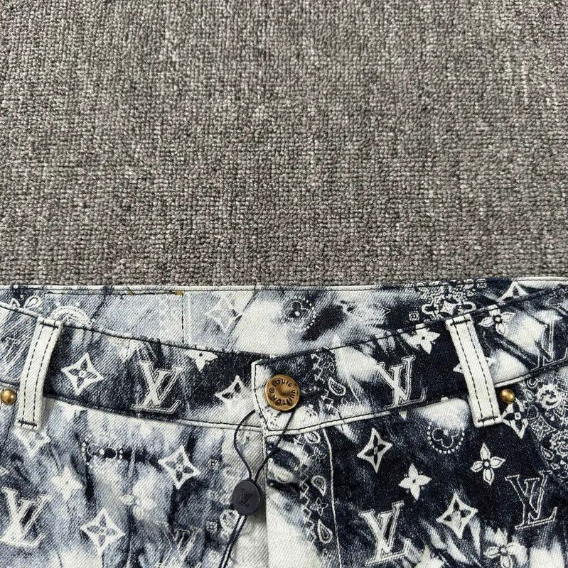 Louis Vuitton Louis Vuitton Men's White Cotton Shorts 0089 Size US 32 / EU 48 - 2 Thumbnail