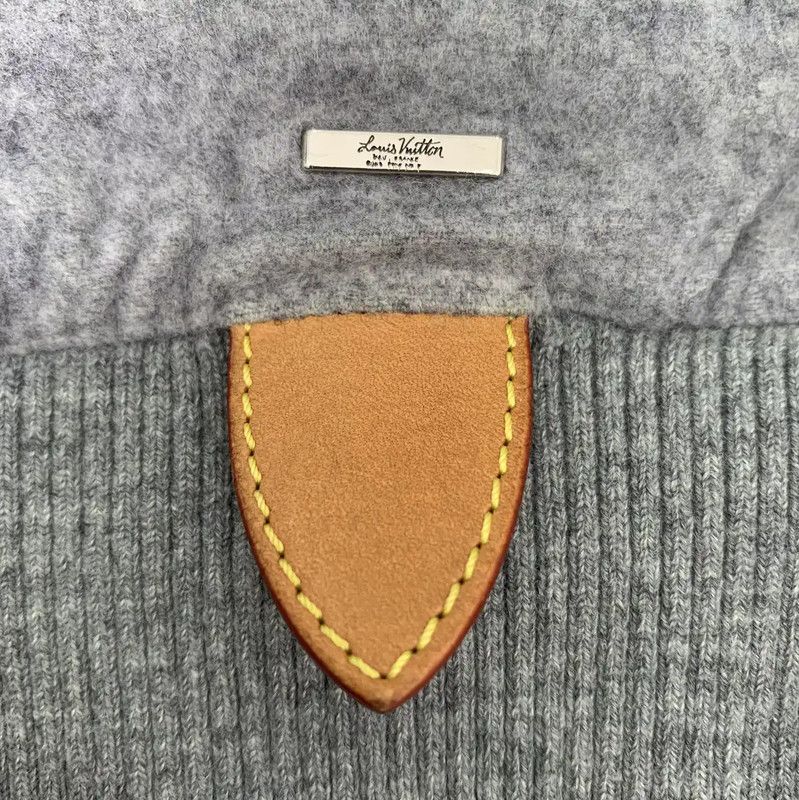 Louis Vuitton Louis Vuitton Gray Wool Hoodie for Men 0089 Size US S / EU 44-46 / 1 - 5 Thumbnail