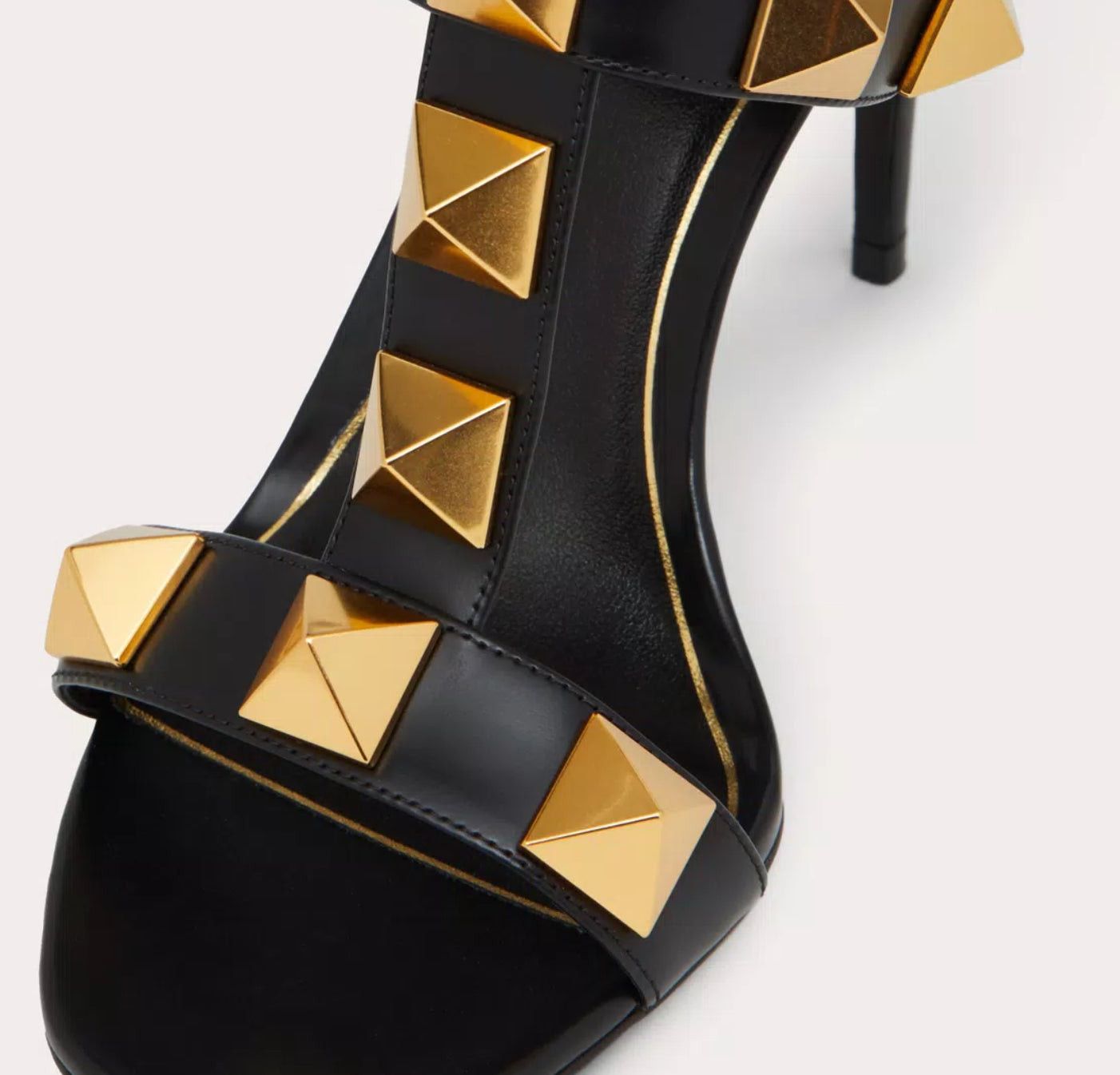 Valentino Valentino Roman Stud Calfskin 100 mm Sandals SIZE 36.5 Size ONE SIZE - 3 Thumbnail
