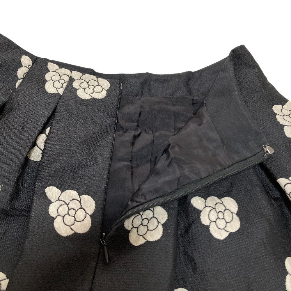 Other Other M'S GRACY Camellia Knee-Length Flare Skirt Others Skirts DUTY FREE for USA Size ONE SIZE - 4 Thumbnail