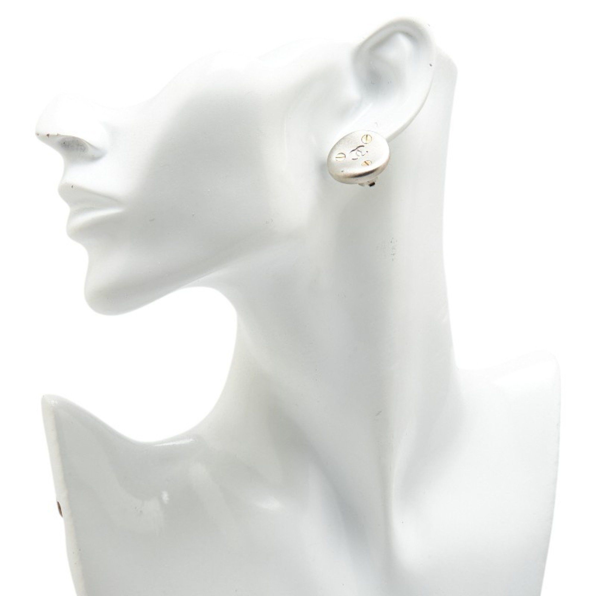 Chanel CHANEL Coco Mark Round Earrings in Silver Metal for Women Size ONE SIZE - 6 Thumbnail