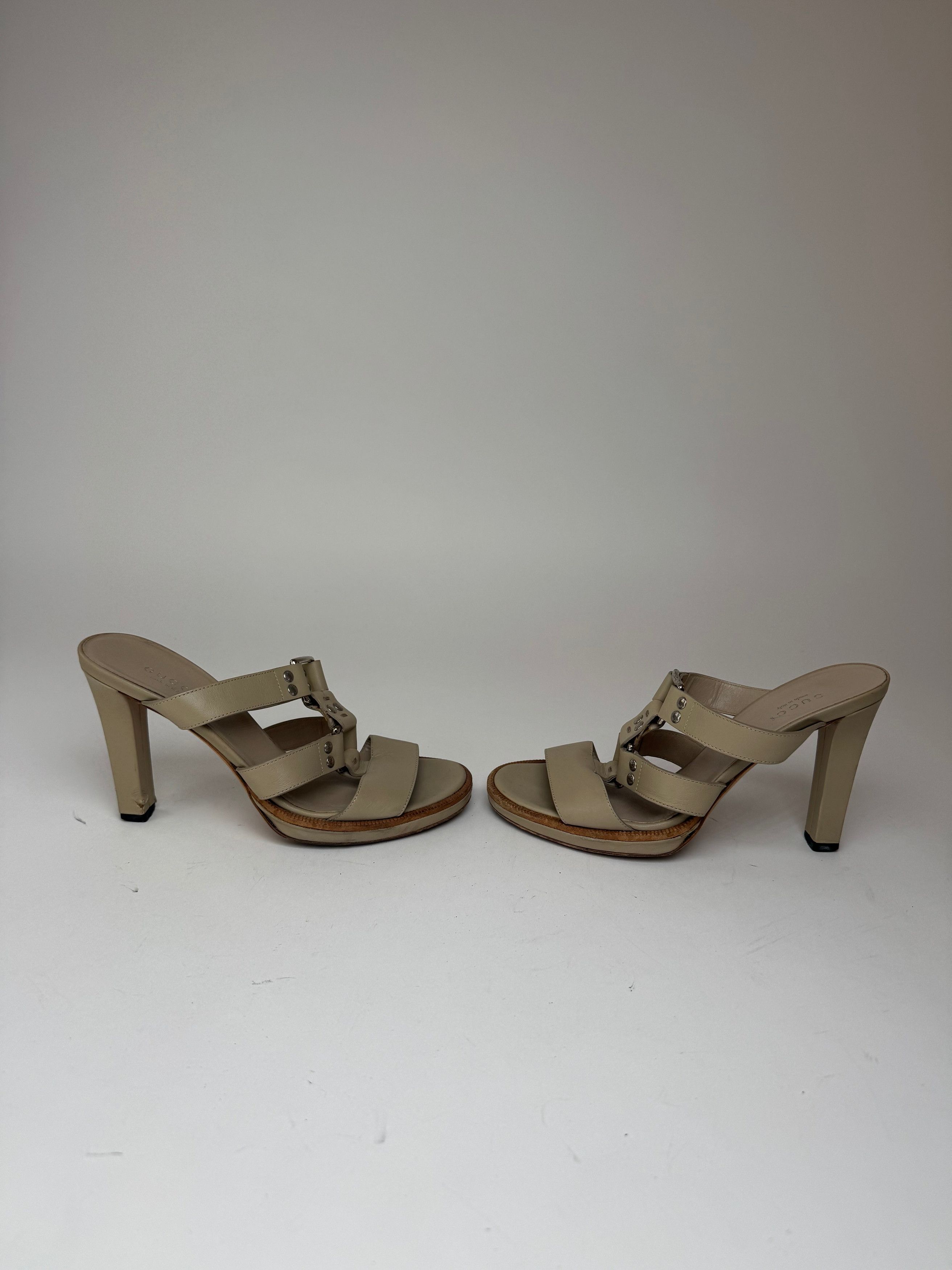Gucci Vintage Leather Pumps Beige 37 Size US 6 / IT 36 - 7 Thumbnail