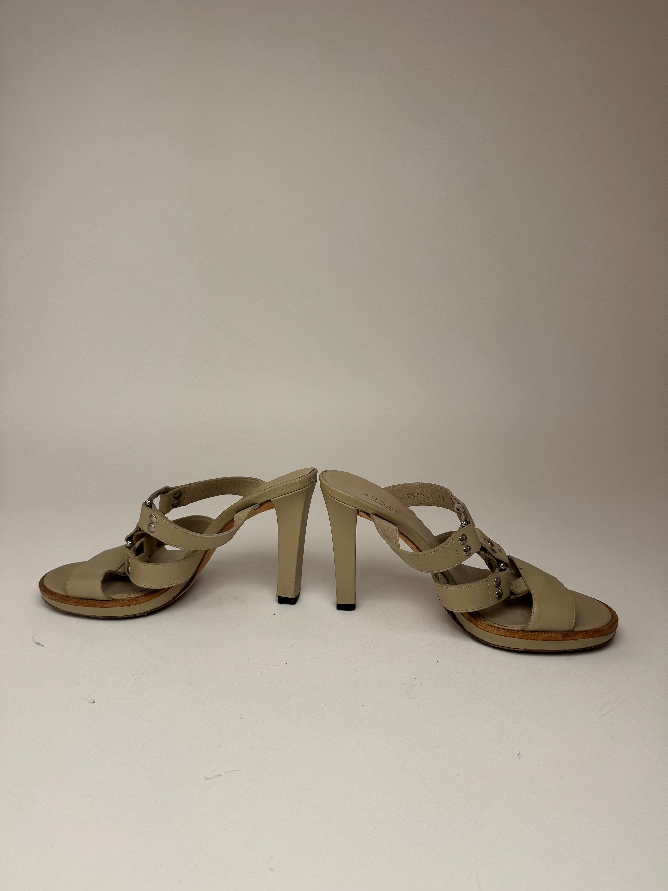 Gucci Vintage Leather Pumps Beige 37 Size US 6 / IT 36 - 4 Thumbnail