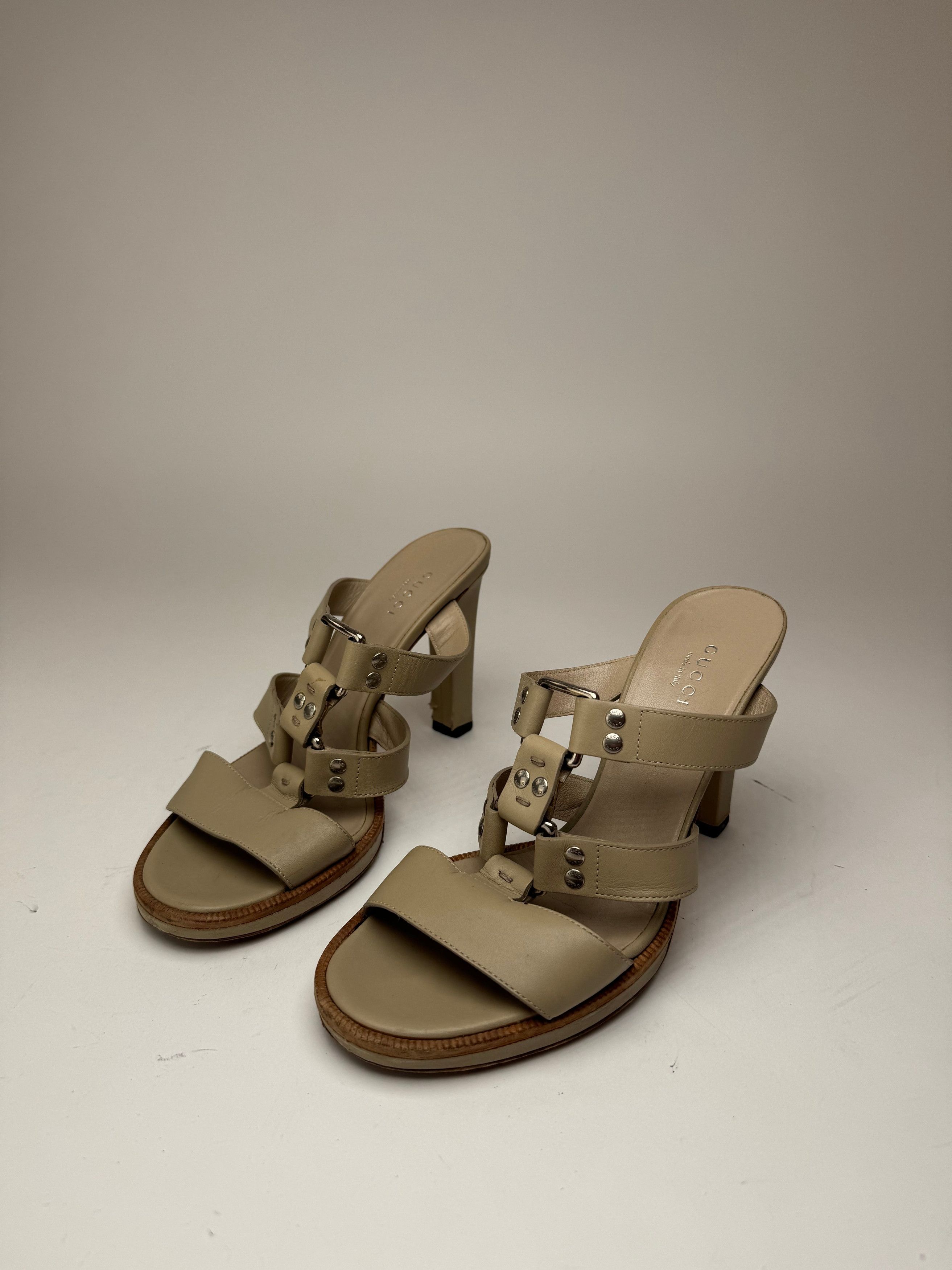 Gucci Vintage Leather Pumps Beige 37 Size US 6 / IT 36 - 2 Thumbnail