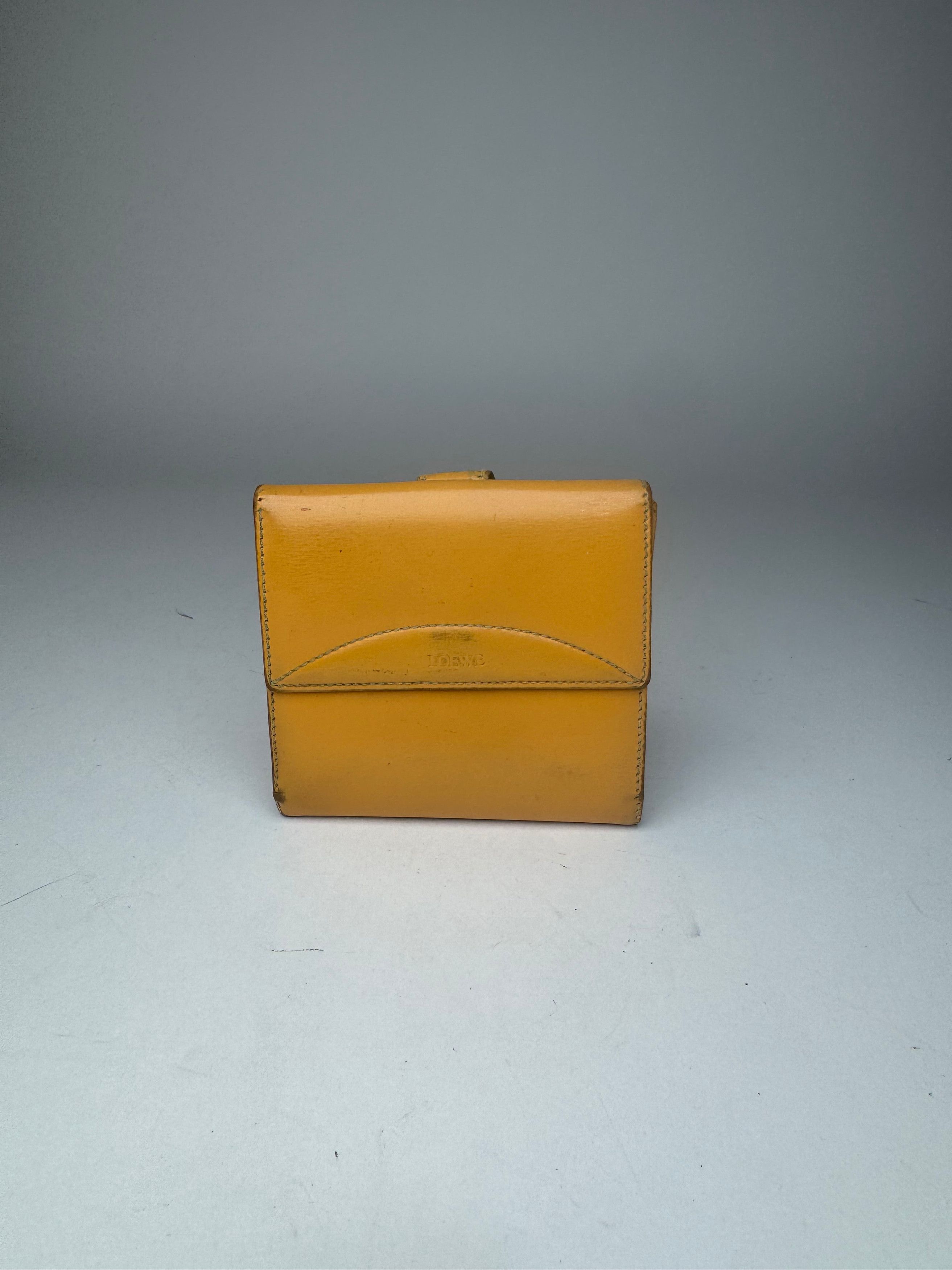 Loewe Vintage Madrid Patent Leather wallet yellow Size ONE SIZE - 5 Thumbnail