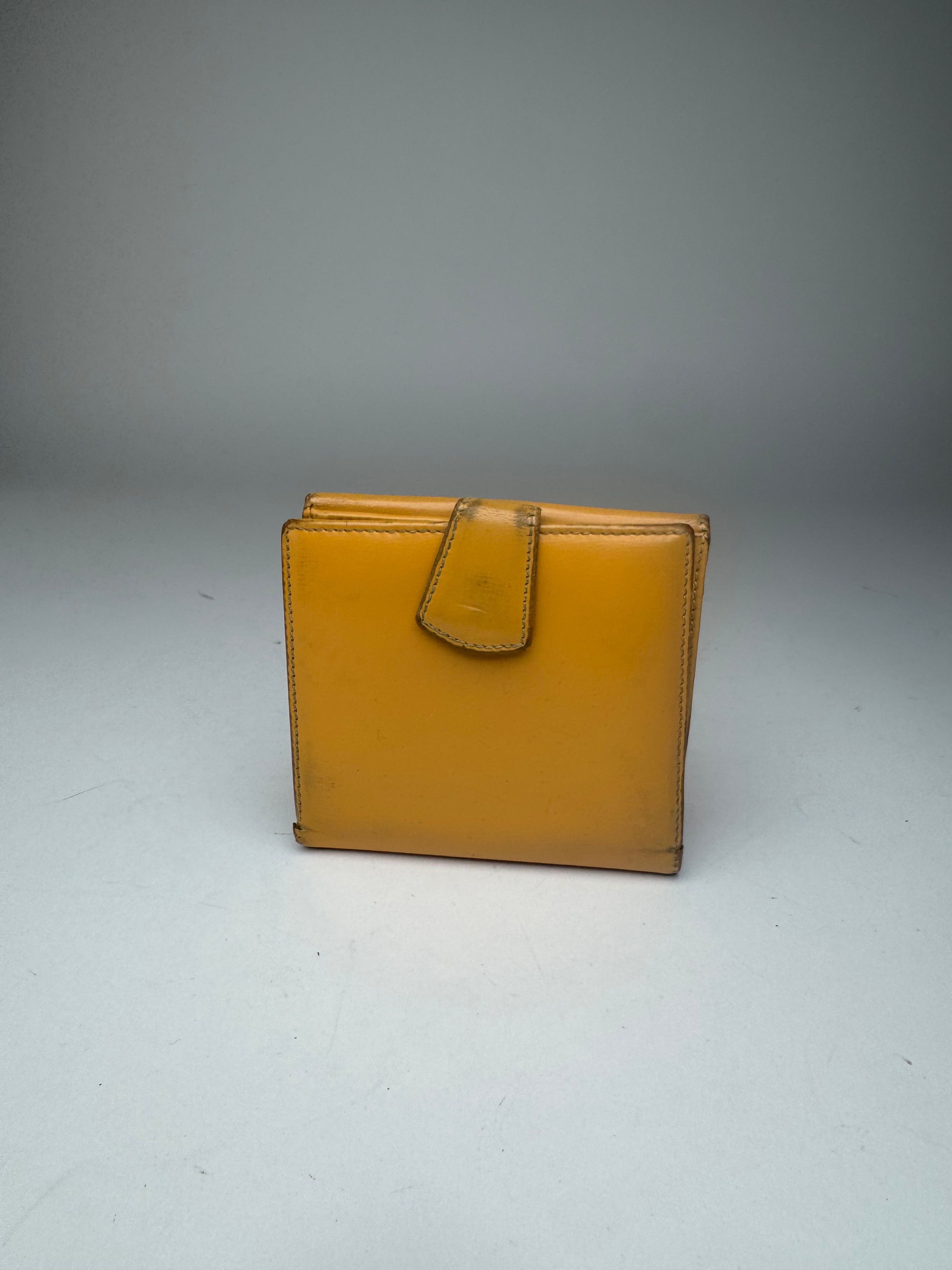 Loewe Vintage Madrid Patent Leather wallet yellow Size ONE SIZE - 2 Thumbnail