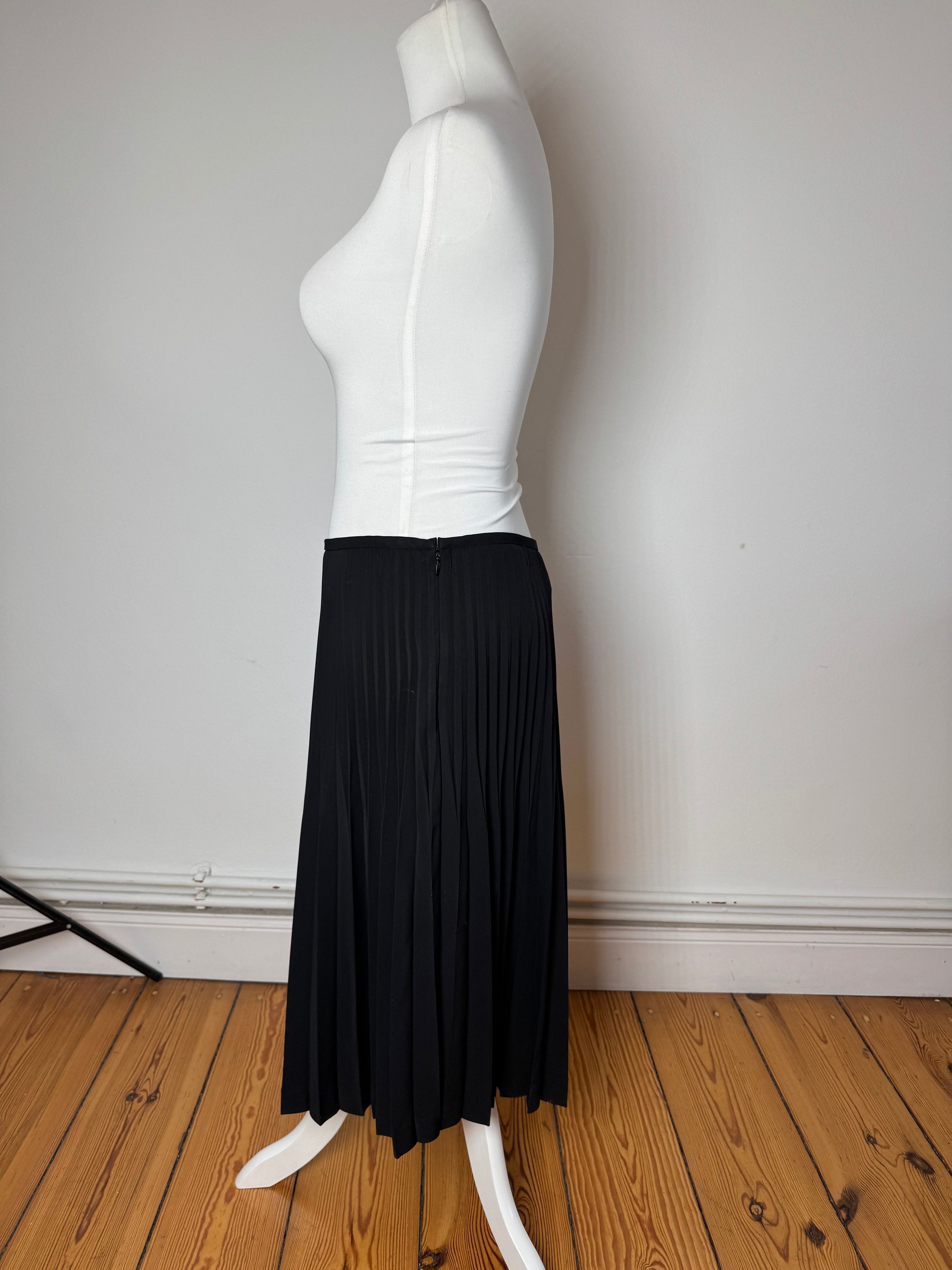 Givenchy Vintage Plissee Skirt 36/S black Size 27" / US 4 / IT 40 - 2 Thumbnail